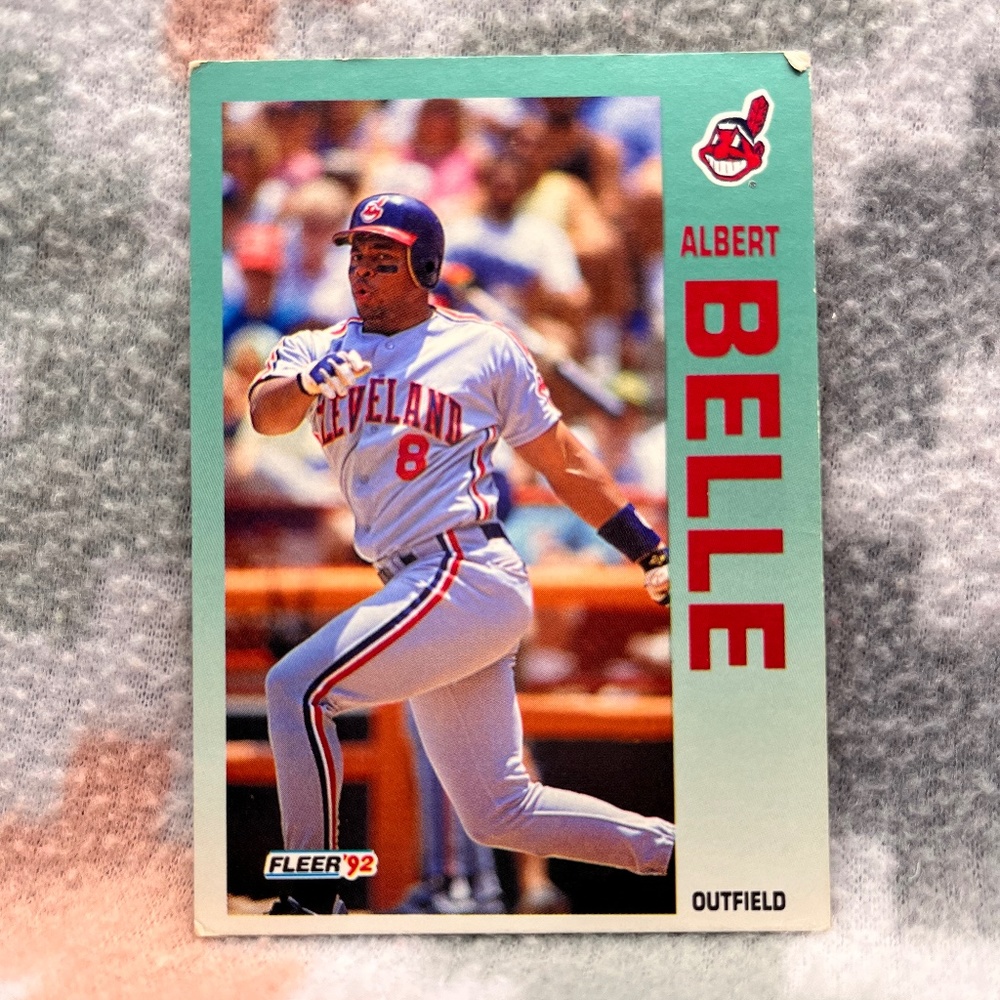 Fair Condition: 1992 Albert Belle - Outfield Fleer Trading Card